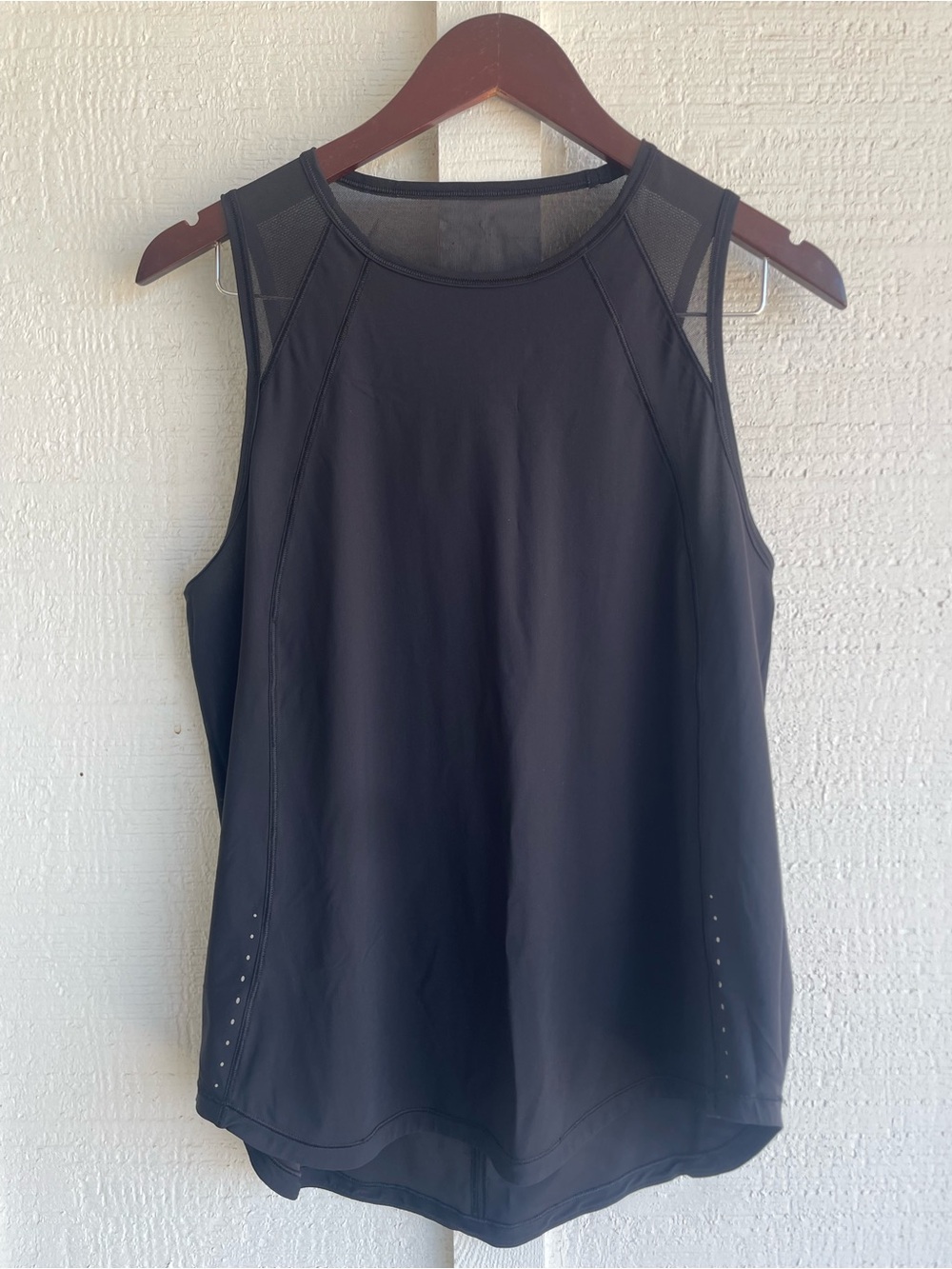 Black Sleeveless Mesh-Trim Performance Tank Top Size 10